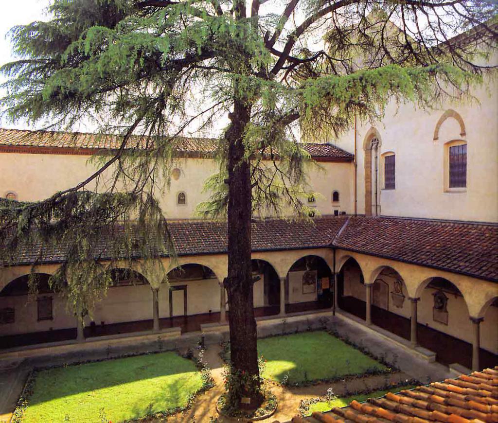 внутренний дворик монастыря