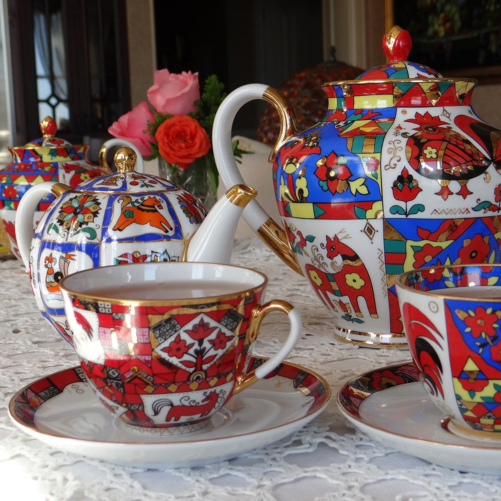 чайный сервиз в стиле русского народного лубка
