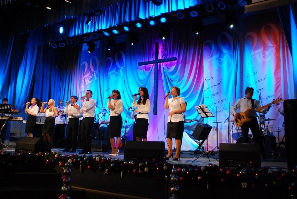 Праздничный концерт по случаю 20 летнего юбилея в Тушинской евангельской церкви