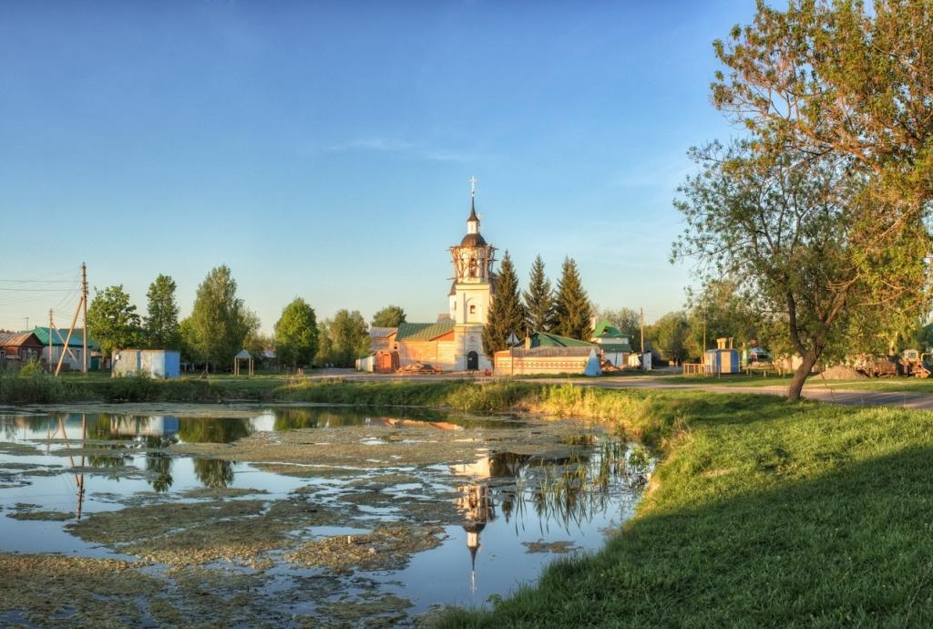 Михаило-Архангельская церковь в селе Лазаревском