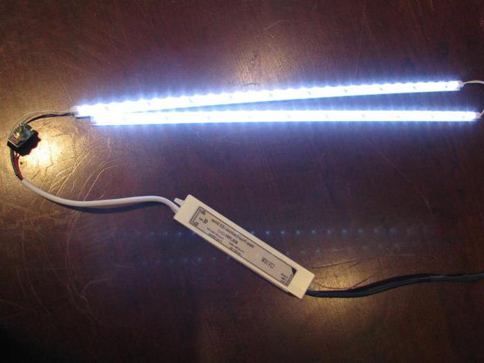 светодиодная лампа подключена к выключателю с подсветкой 
