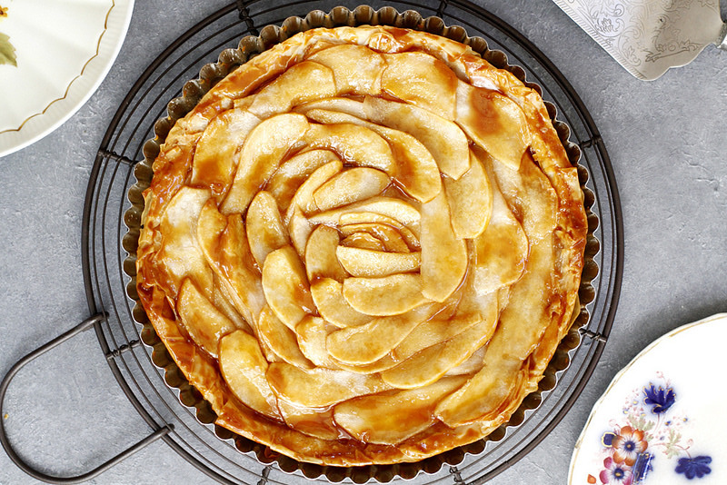 яблочный пирог слоеное тесто рецепт фото