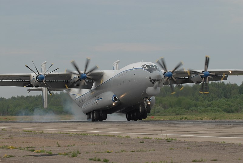 Самолет Ан-22