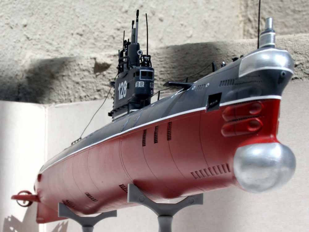 Модель подводной лодки проекта 633