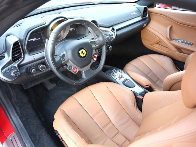 Salon "Ferrari" 458