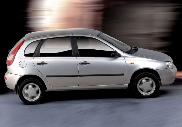 Car "Lada Kalina" in the back of a hatchback