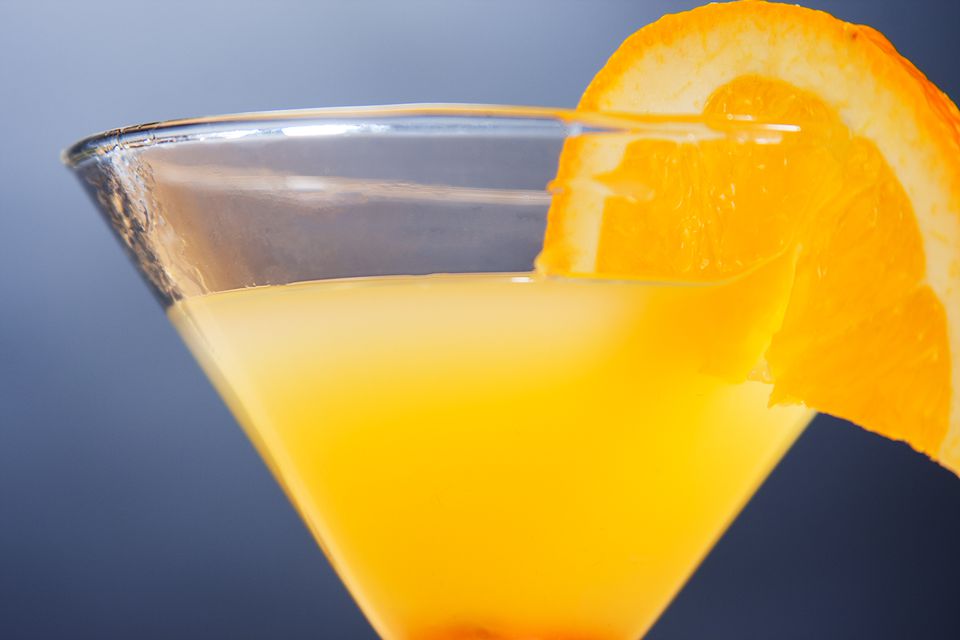 Коктейль с мартини и апельсином