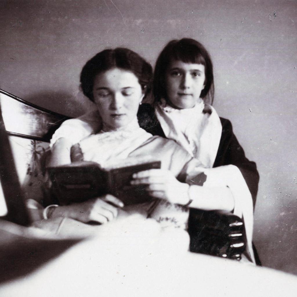 Анастасия и Ольга