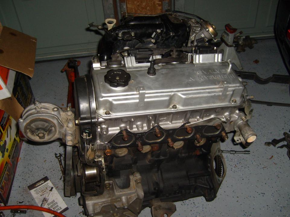 Мицубиси 4g64. Мотор Митсубиси 2.4 4g64. Двигатель 4g64 Mitsubishi. 4g64 Mitsubishi 2.4. Двигатель 4 g 64 Митсубиси.