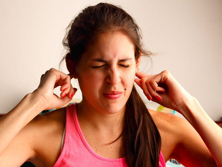 Жжение в ухе: причины и лечение