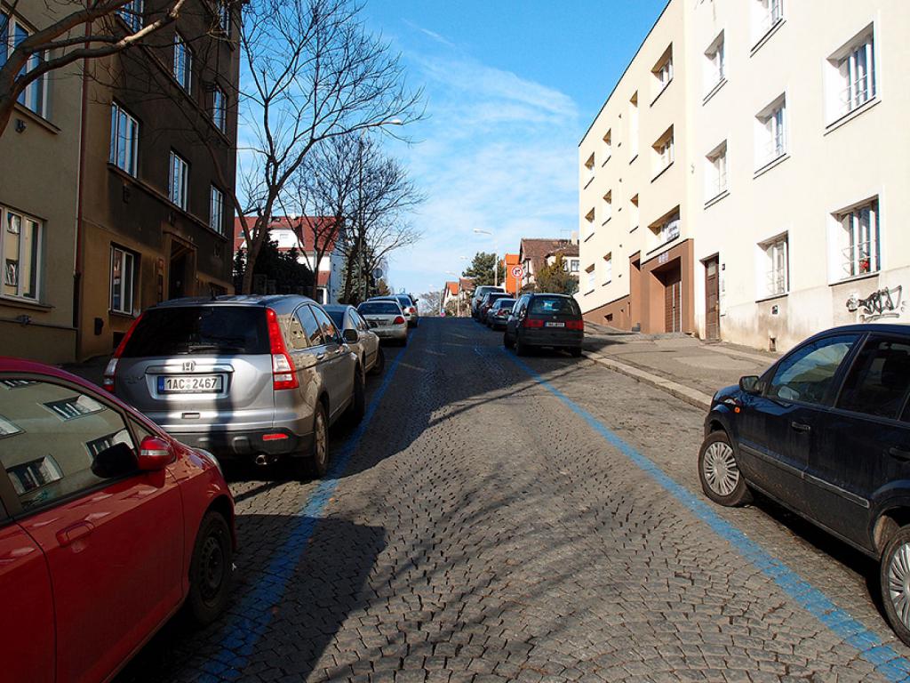 Синяя зона парковки в центре Праги