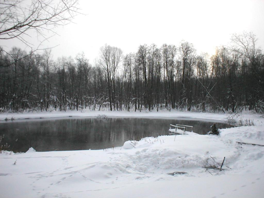 Озеро зимой