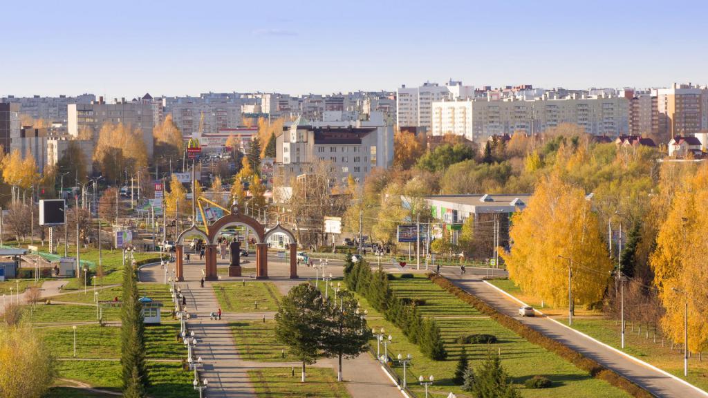 The architectural ensemble of Cathedral Square