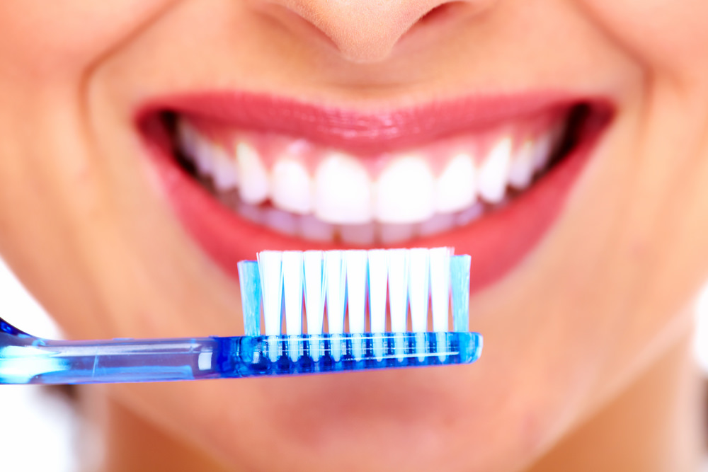 Советы стоматолога зубная щетка отбеливание зубов 2 тона