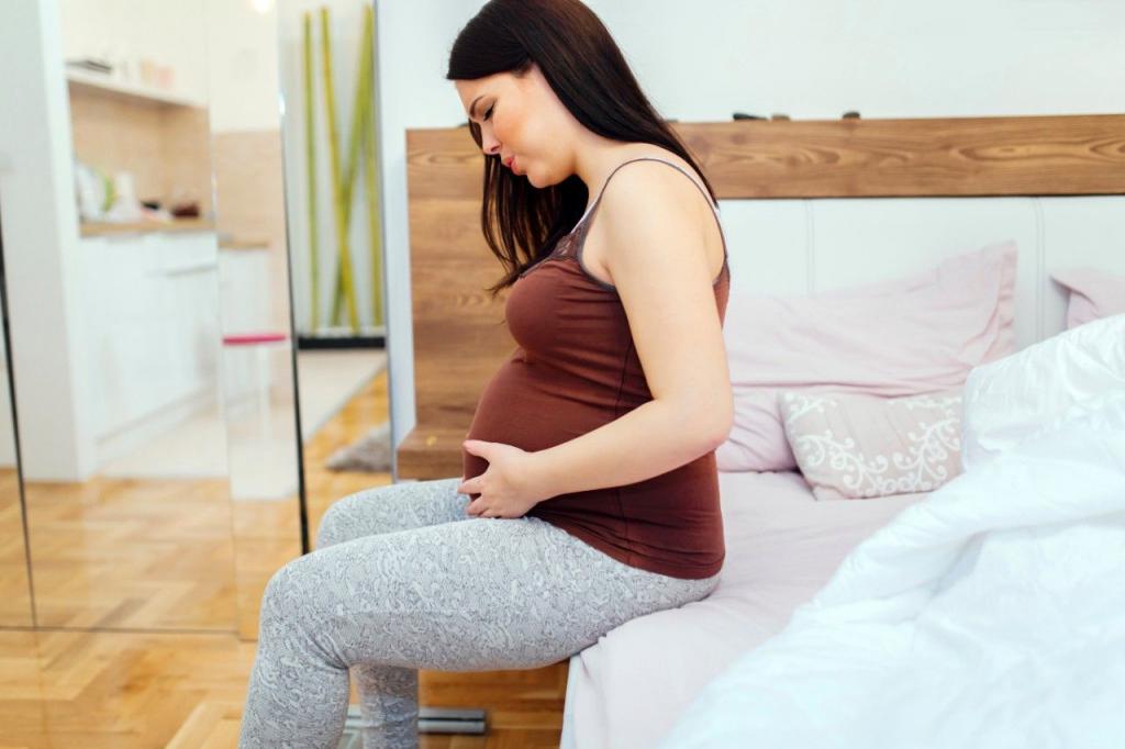 как избавиться от запора во время беременности
