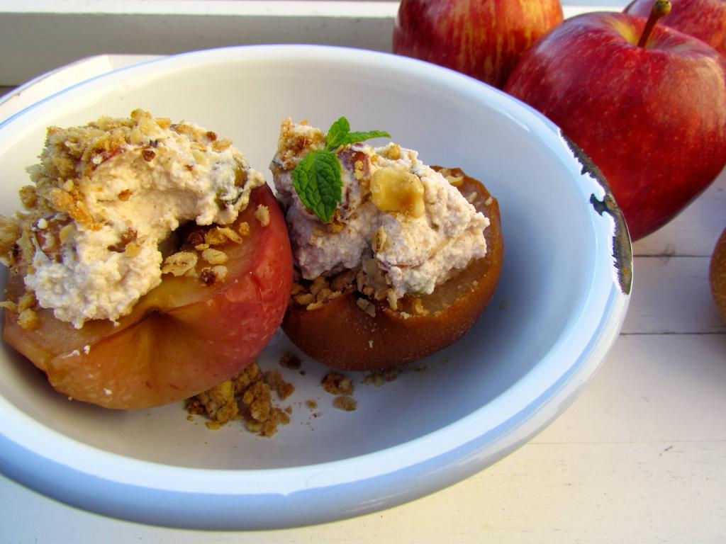 Яблоки фаршированные творогом запеченные в духовке рецепт с фото