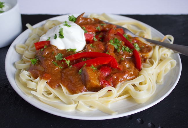 pasta with meat and gravy