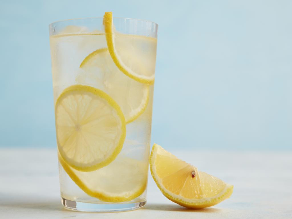 healthy water with lemon