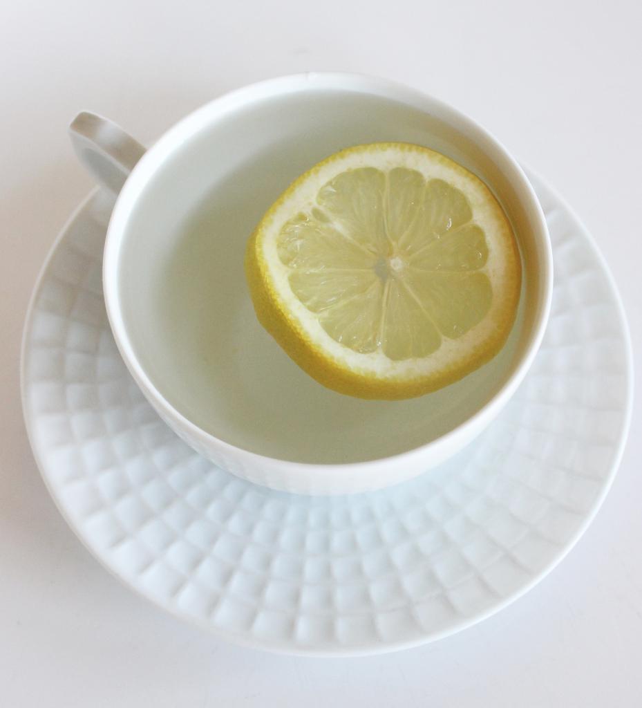 how much to drink water with lemon in the morning