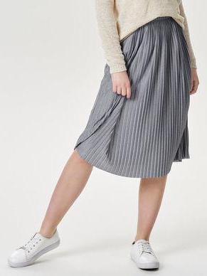 what you can wear with a pleated skirt