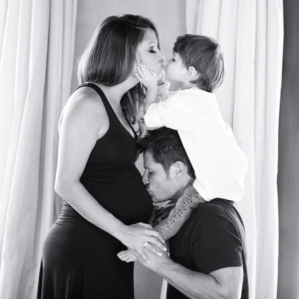 идея фотосессии беременных с мужем и ребенком