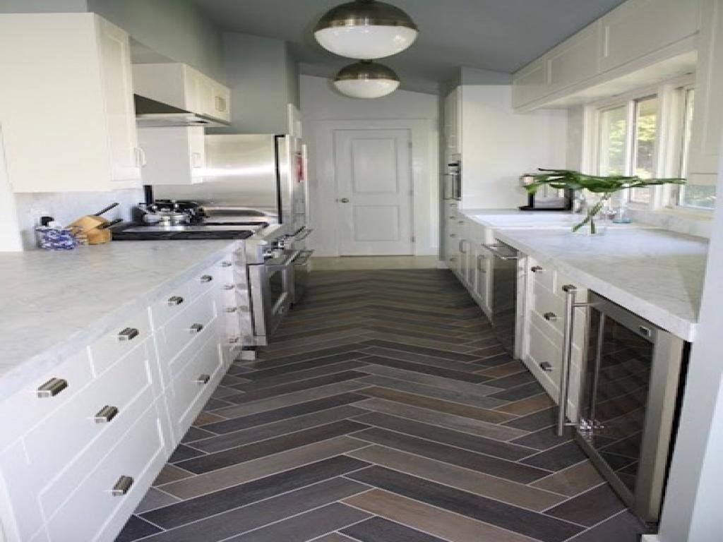 Кухонная плитка на пол