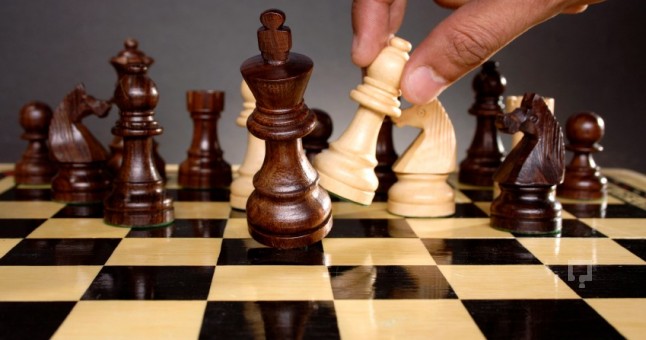 как научиться играть в шахматы для начинающих