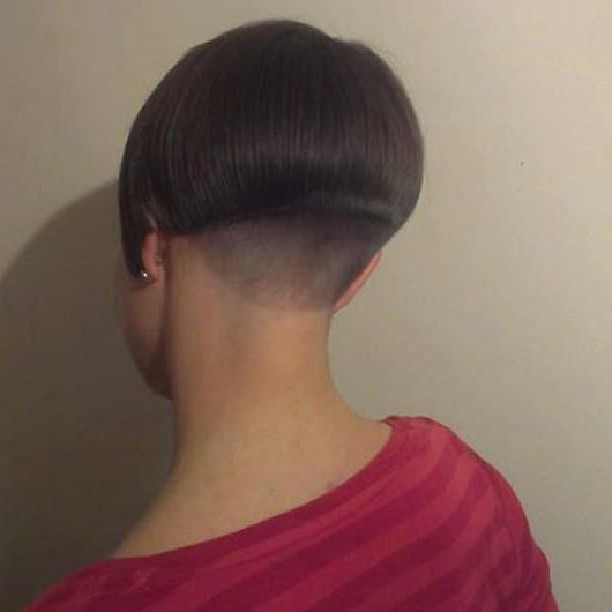 Стрижка при низком росте волос на шее