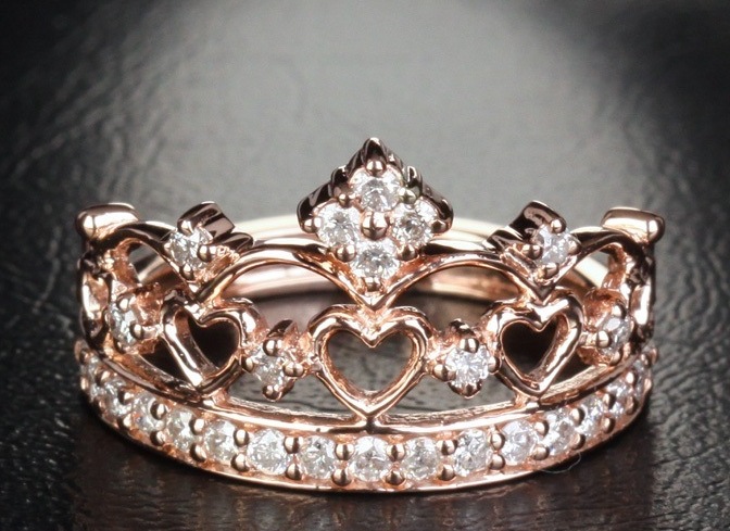 кольцо в форме короны