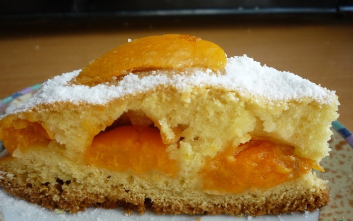 торт с абрикосами