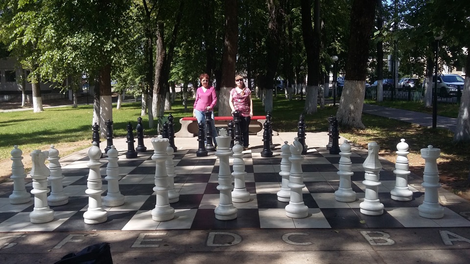 Шахматы в парке Западной Двины