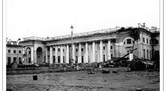 Послевоенное фото дворца