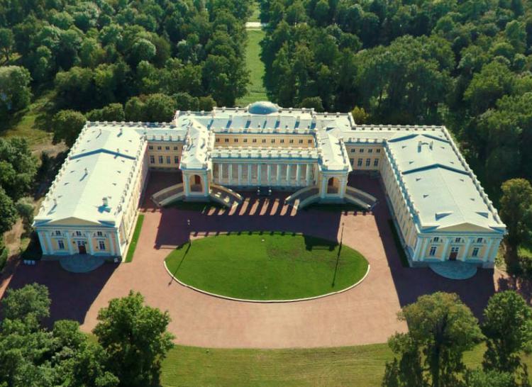 General view of the palace