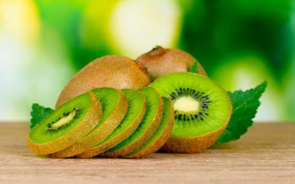 at what age can children be given kiwi