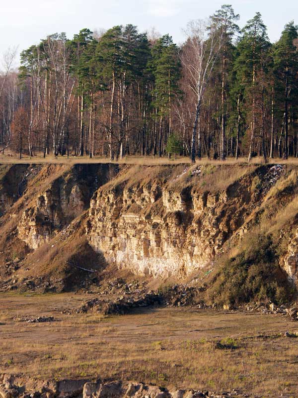 Ланьшинский карьер, на обрыве