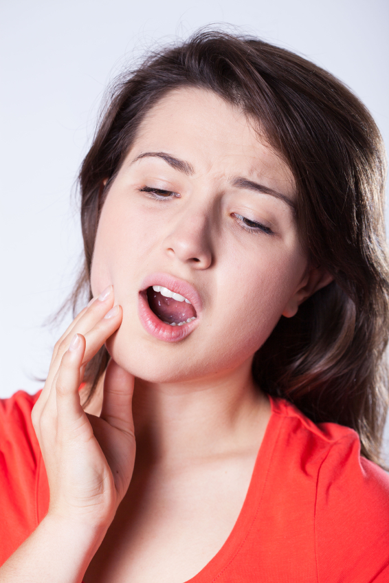 коренной зуб шатается и болит при надавливании