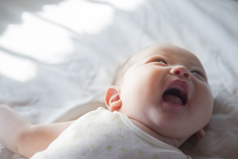 Как меняется лицо новорожденного по месяцам фото