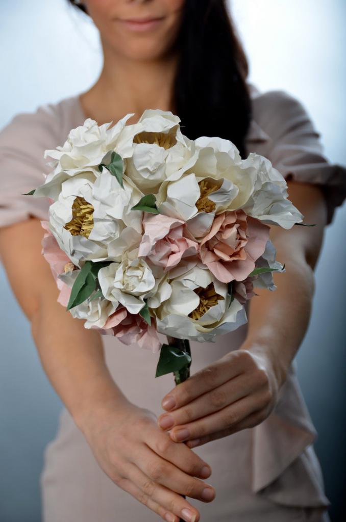 Свадебный букет из бумажных цветов
