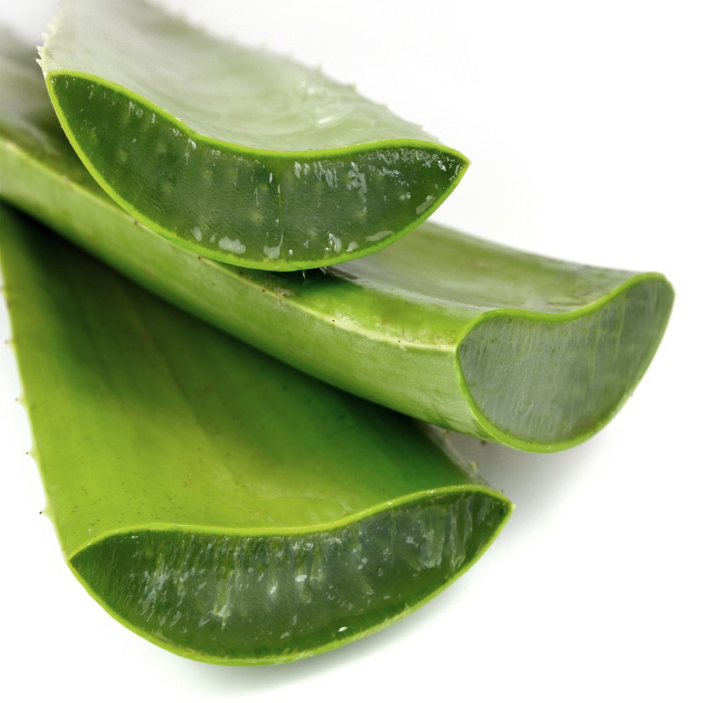 Aloe against sore throat