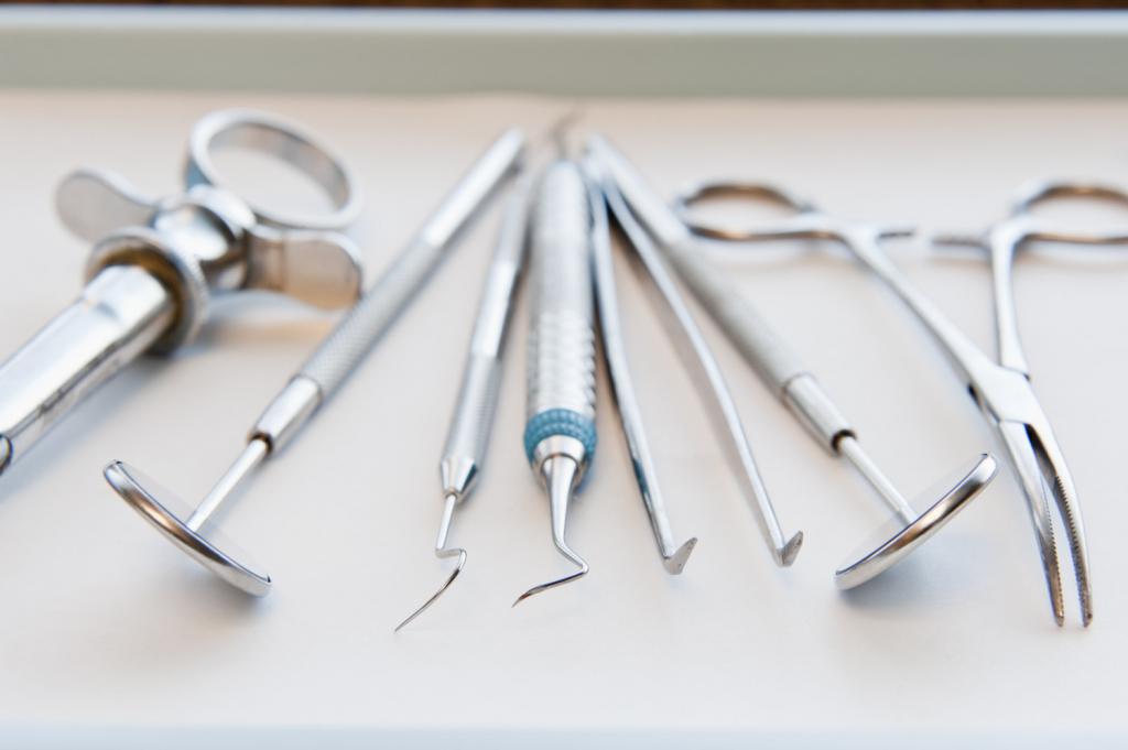 Инструменты для лечения зубов