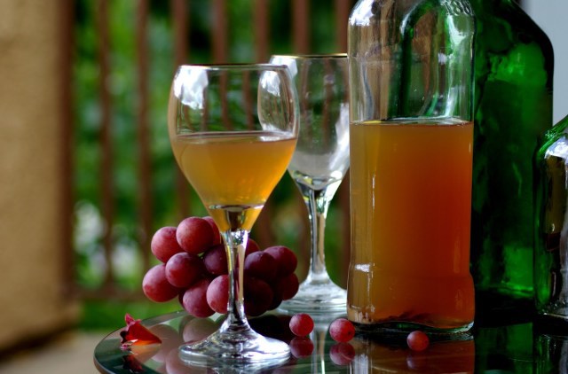 Как сделать домашнее вино