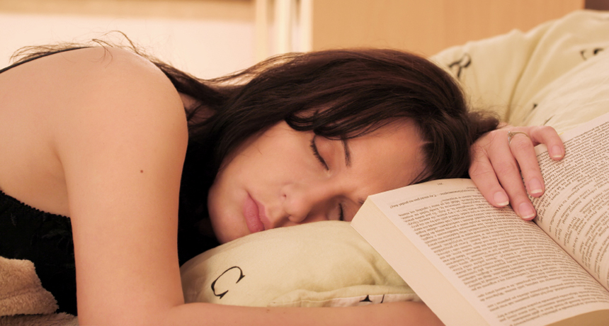 Толкование сна обнимают. Усыпил. Boring book.