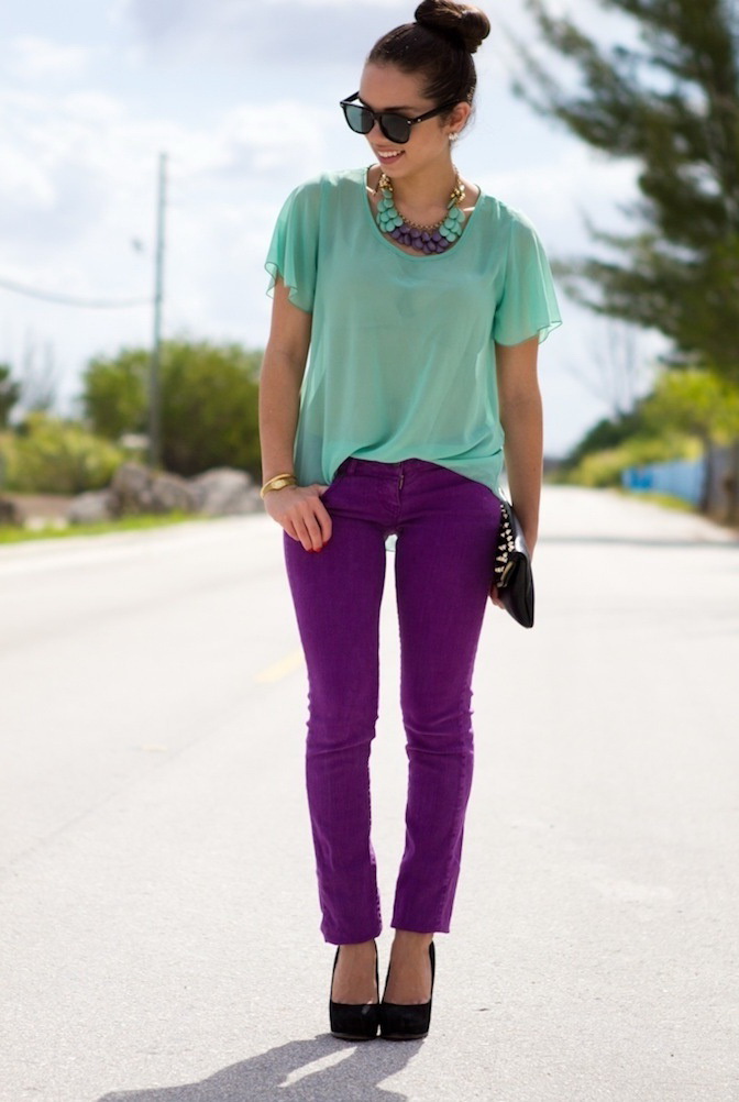 Фиолетовый с зеленым одежда