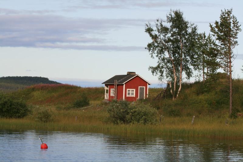 inari lake economic use