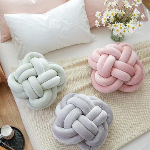 pillow knot