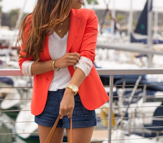 The combination of a blazer with shorts