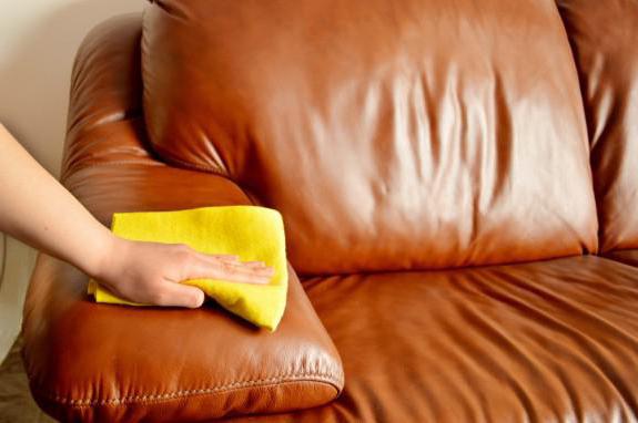очистить диван от пятен в домашних условиях