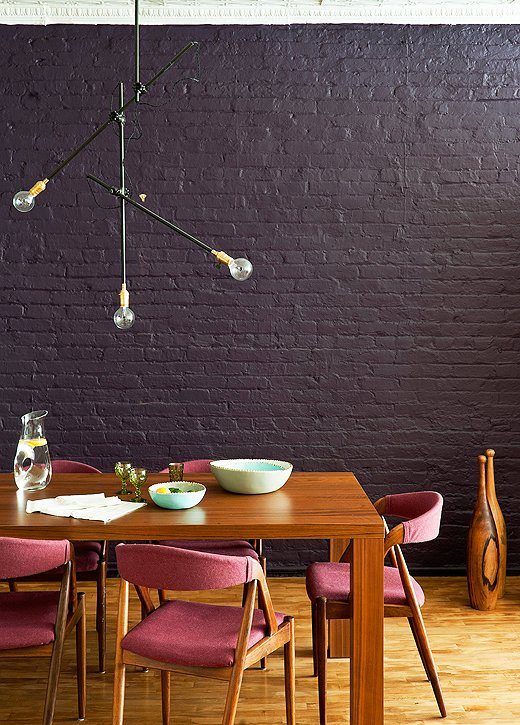 Фиолетовые стены в интерьере – особенности оформления и сочетания