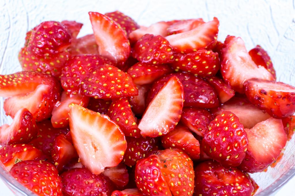 Strawberry beneficial properties