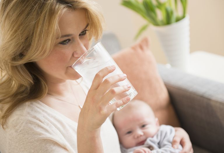 Is it possible for a nursing mother to drink oat milk